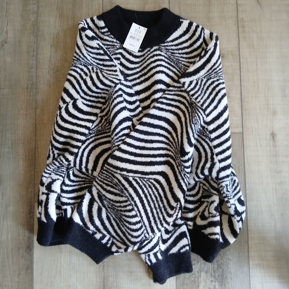 NWT Cotton On Curve Fluffy Optical Sweater in black & white. Size 20/22 US - Picture 3 of 4